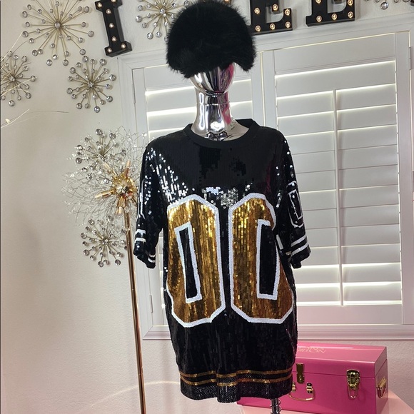 Chic Sequin Black and Gold Jersey - Picture 1 of 5